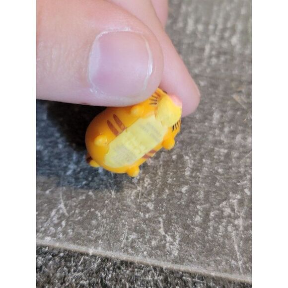 Disney Tsum Tsum Tigger Winnie the Pooh mini toy figure - Picture 3 of 4